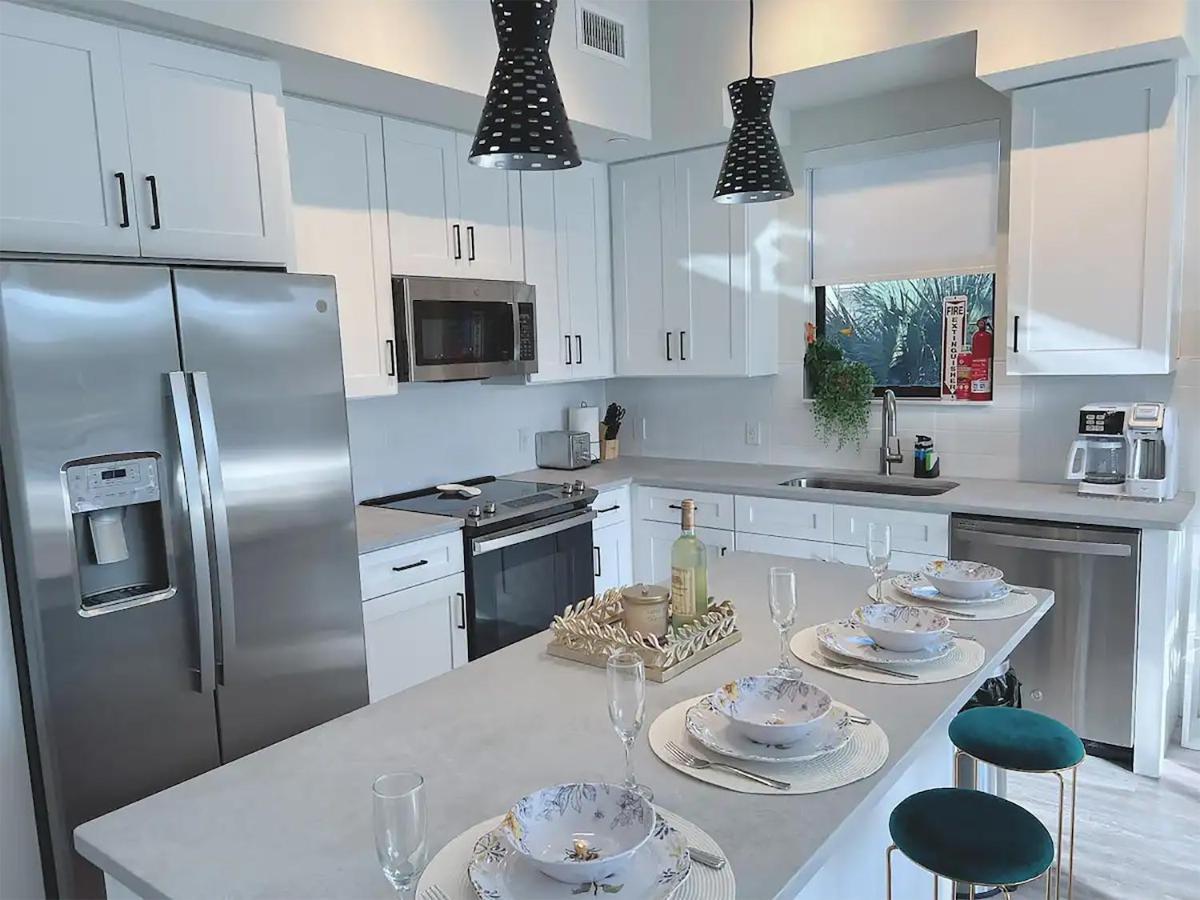 Lux Place And Cozy 3Beds 2Rooms Enjoy Life In Wpb Gym, Ev Station Nearby The Downtown And Beaches غرب شاطئ بالم المظهر الخارجي الصورة